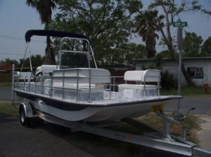 CAT-240 Deck Boat